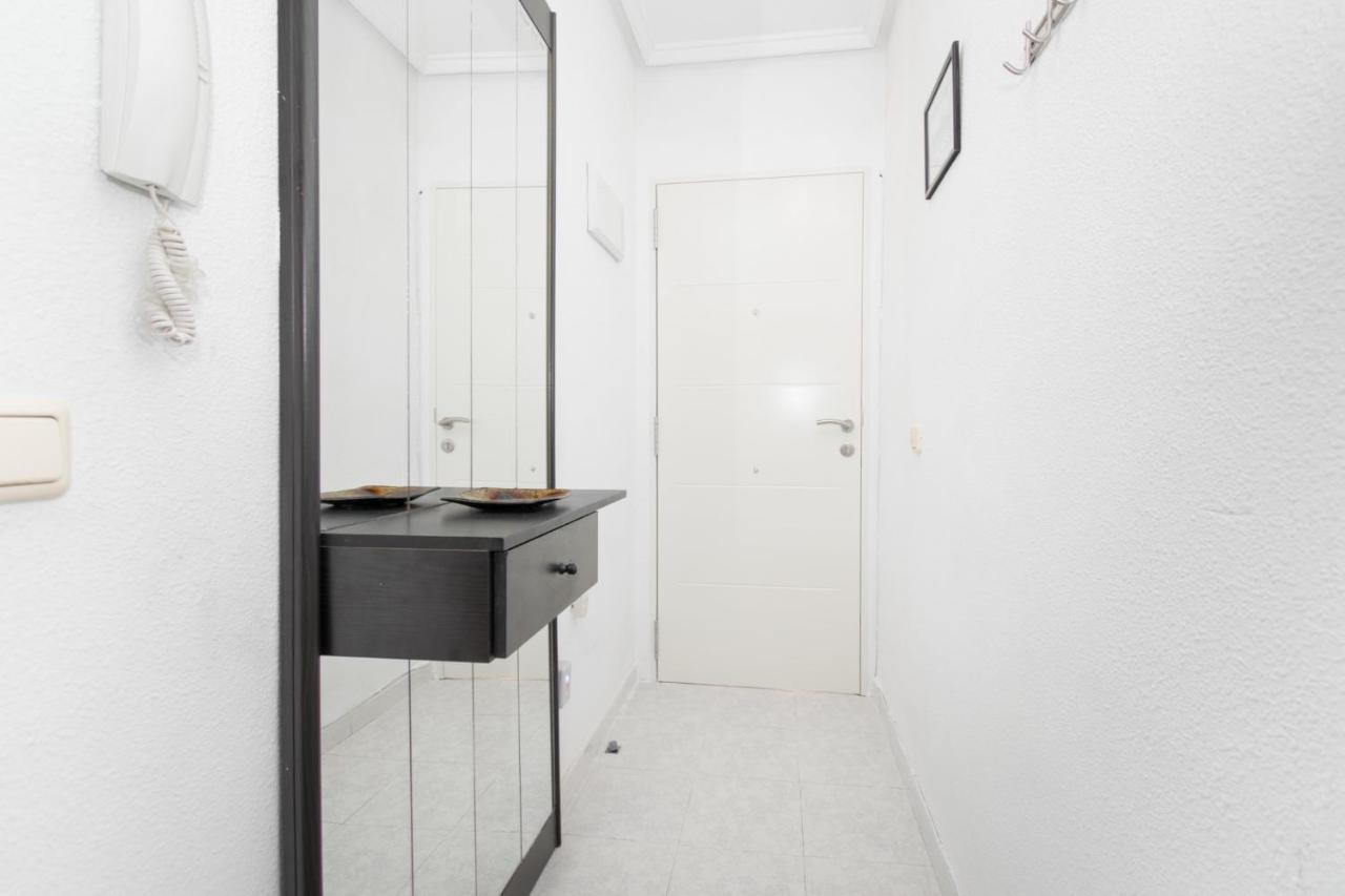 016 Happiness Apartment - Alicante Holiday Torrevieja Exteriör bild